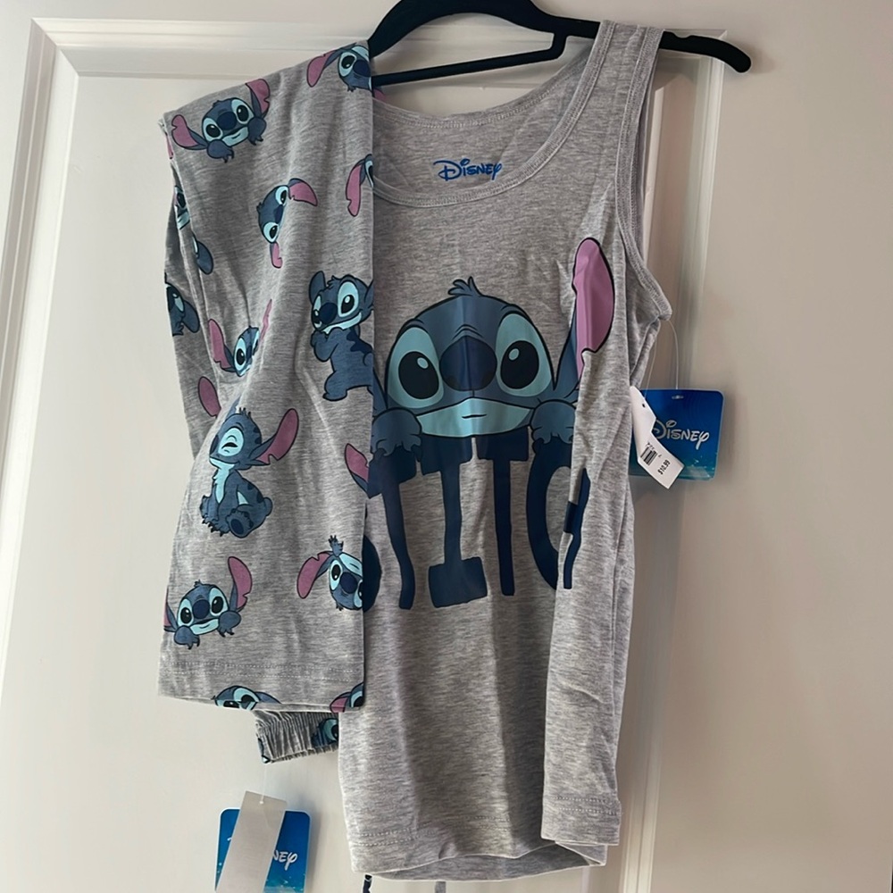 Stitch pajama set size small 3/5